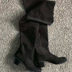 Stuart Weitzman Hitest boots size 5